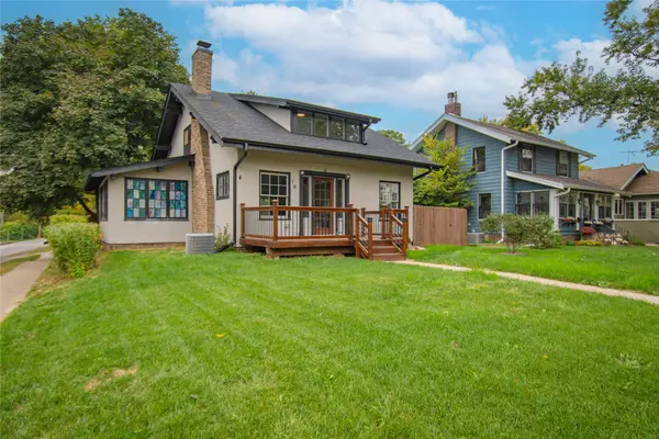 702 45th Place, Des Moines, IA 50312