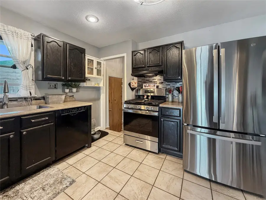 4027 NE 43rd Court, Des Moines, IA 50317 - Image #3