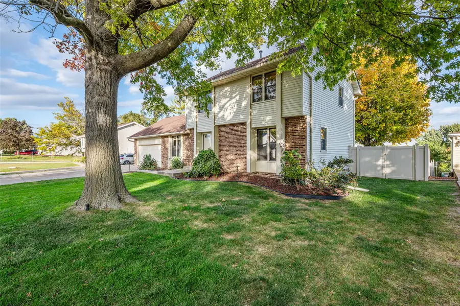 227 S Hickory Boulevard, Pleasant Hill, IA 50327 - Image #2