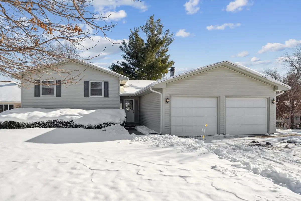 1904 Prairie Street, Grinnell, IA 50112 - Image #1