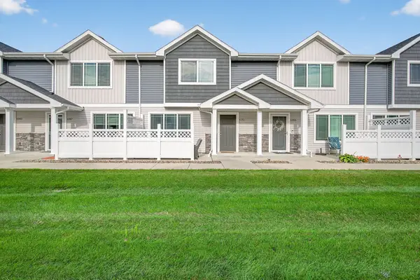 6151 Bristol Lane, Johnston, IA 50131
