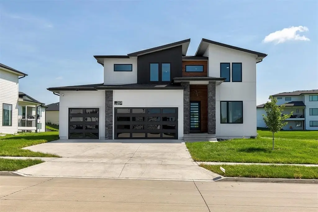 3931 NW 181st Street, Clive, IA 50325 - Image #1