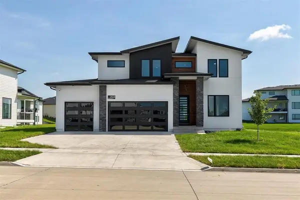 3931 NW 181st Street, Clive, IA 50325