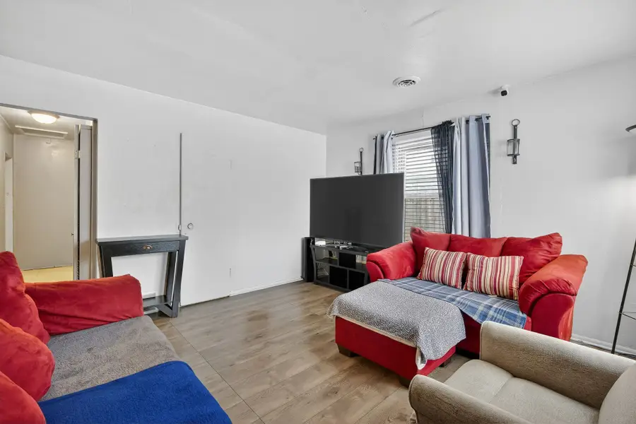 1536 Stewart Street, Des Moines, IA 50316 - Image #3