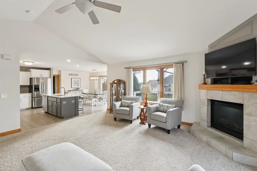 15714 Aurora Avenue, Urbandale, IA 50323 - Image #3