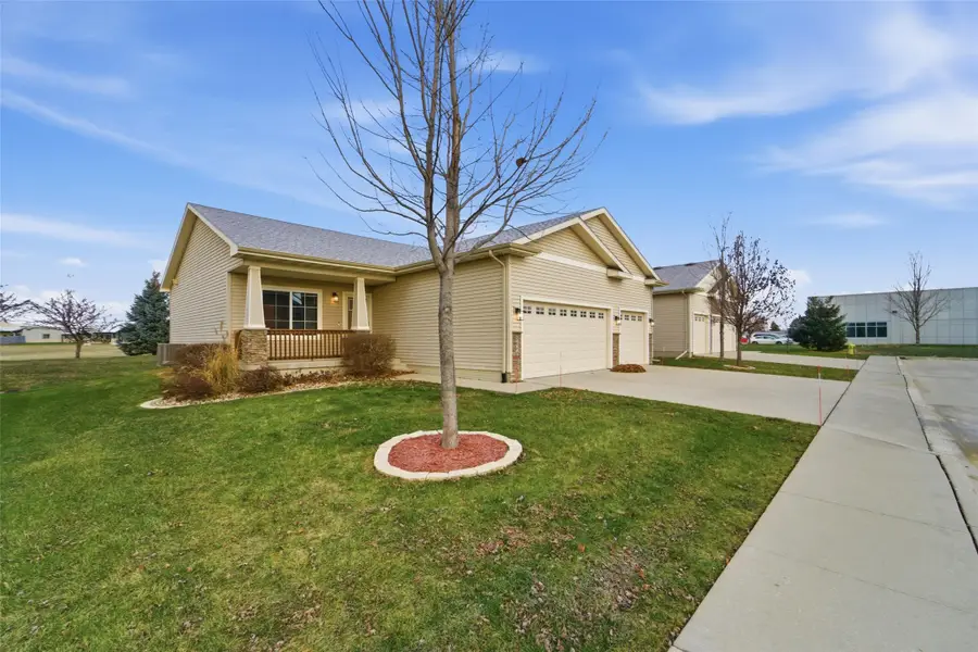 5660 Prairie Grass Drive, Johnston, IA 50131 - Image #3