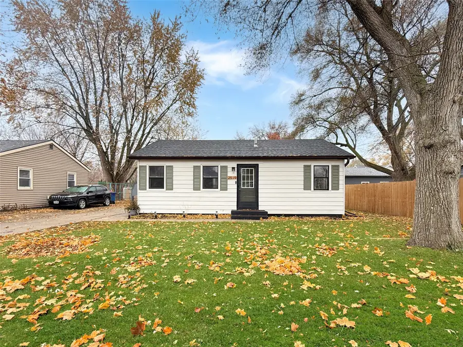 2519 E Aurora Avenue, Des Moines, IA 50317 - Image #2