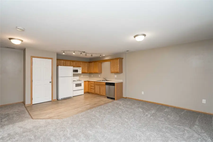 8302 Westown Parkway #10008, West Des Moines, IA 50266 - Image #3