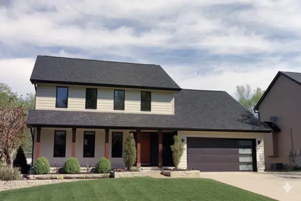 9109 Hammontree Drive, Urbandale, IA 50322