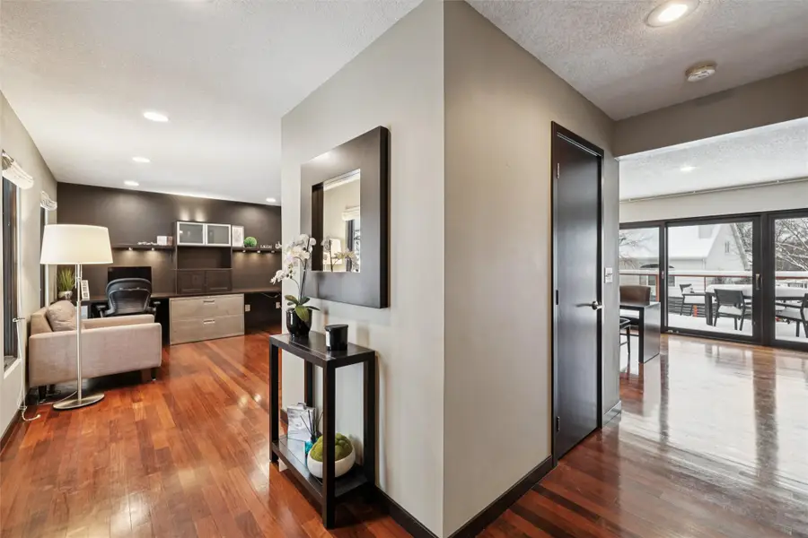 9109 Hammontree Drive, Urbandale, IA 50322 - Image #3