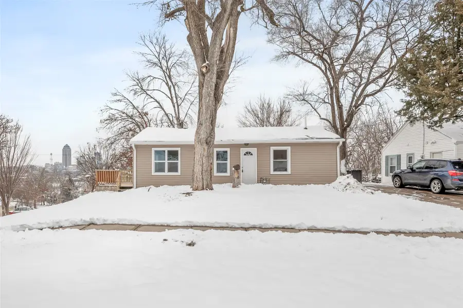 39 Hillside Avenue, Des Moines, IA 50315 - Image #2