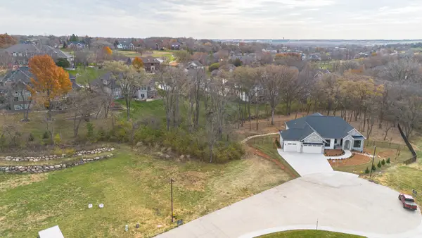 1122 S Wilder Place, West Des Moines, IA 50266