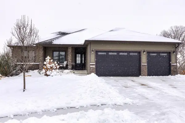 15034 Walnut Meadows Drive, Urbandale, IA 50323