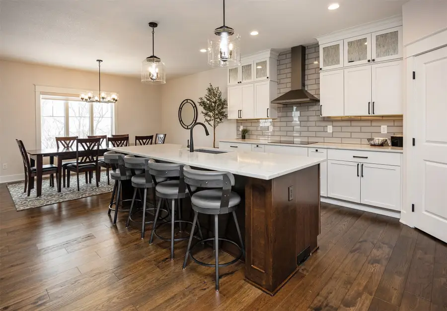 15034 Walnut Meadows Drive, Urbandale, IA 50323 - Image #3