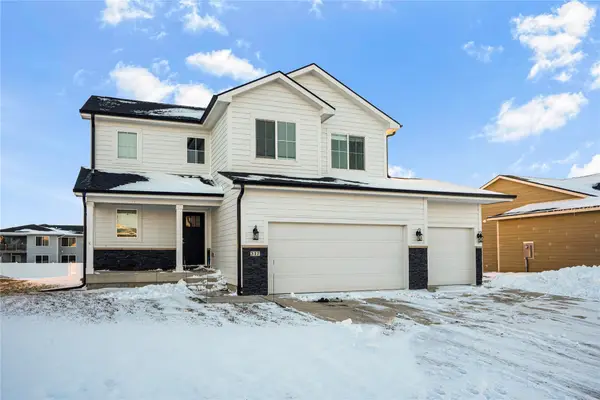 317 11th Street Nw, Bondurant, IA 50035