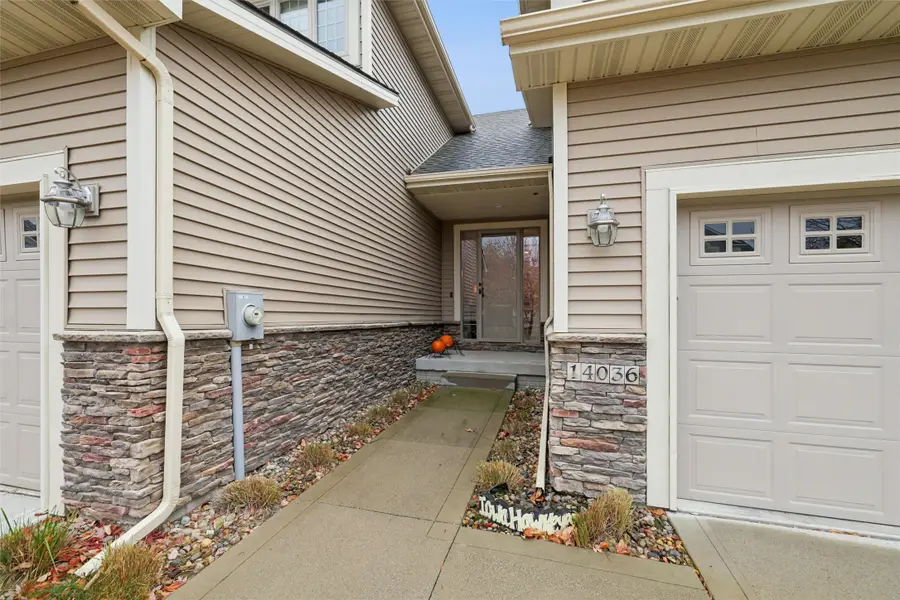 14036 Ridgemont Drive, Urbandale, IA 50323 - Image #2