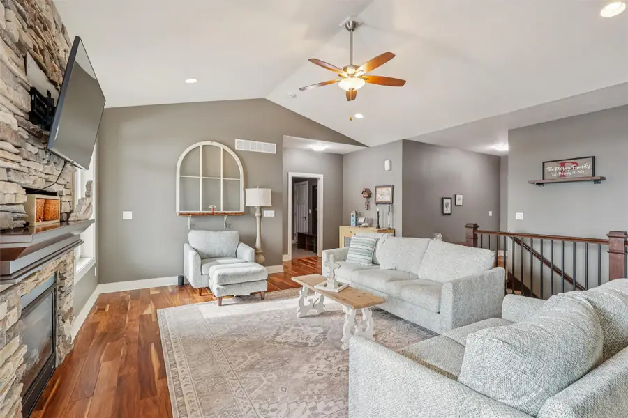 8202 Sky View Circle, West Des Moines, IA 50266 - Image #3