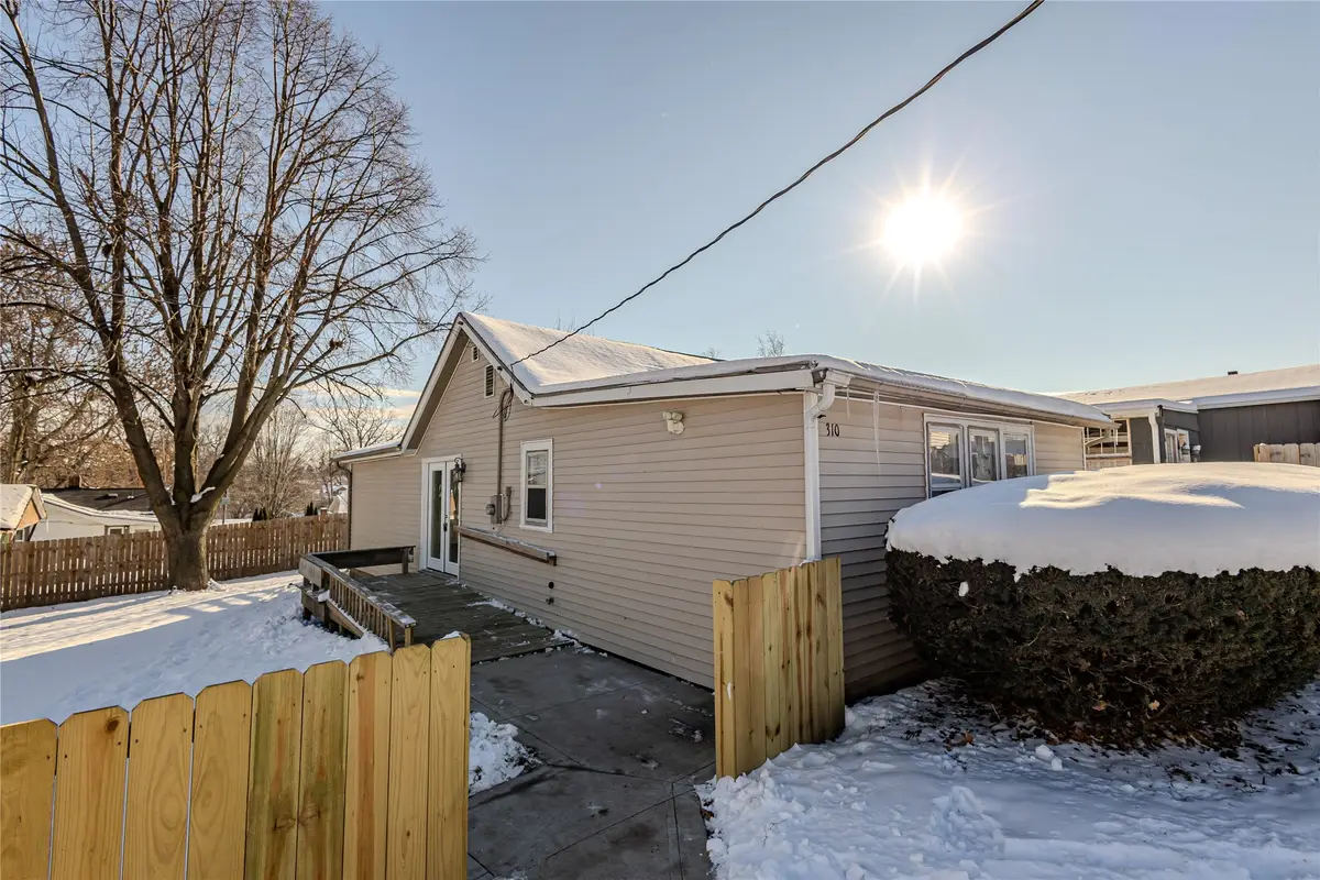 310 E 11th Street N, Newton, IA 50208 - Image #1