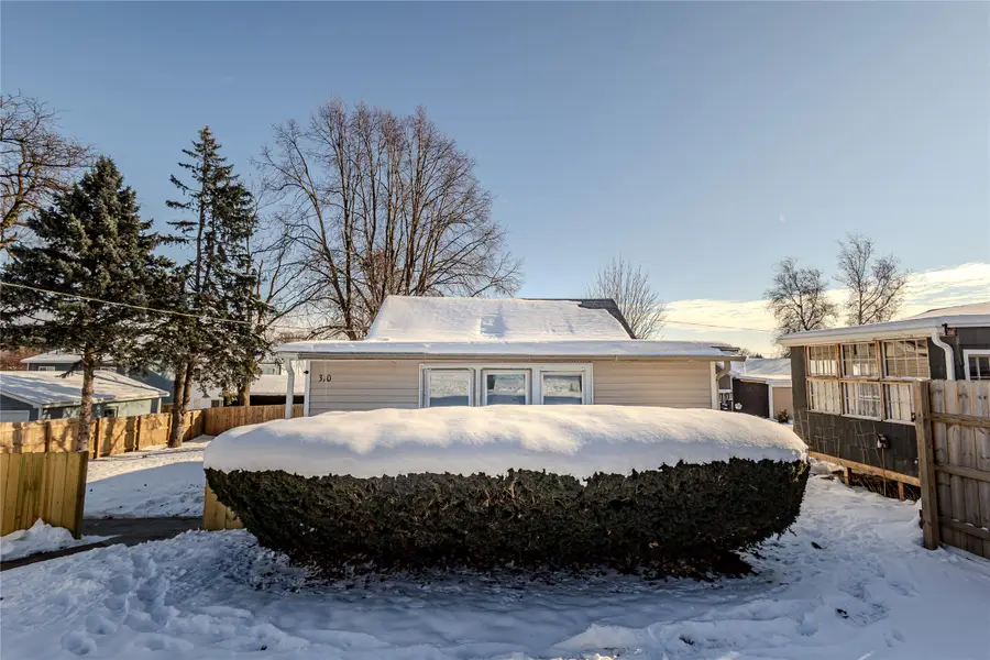 310 E 11th Street N, Newton, IA 50208 - Image #2