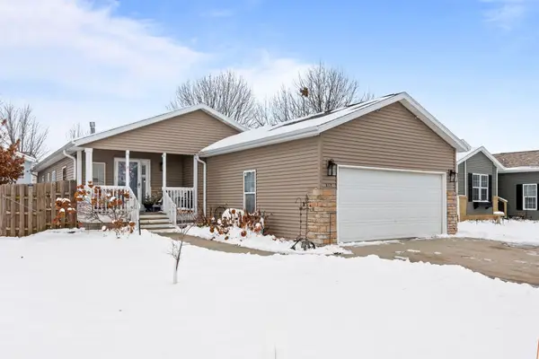 817 33rd Street Sw, Bondurant, IA 50035