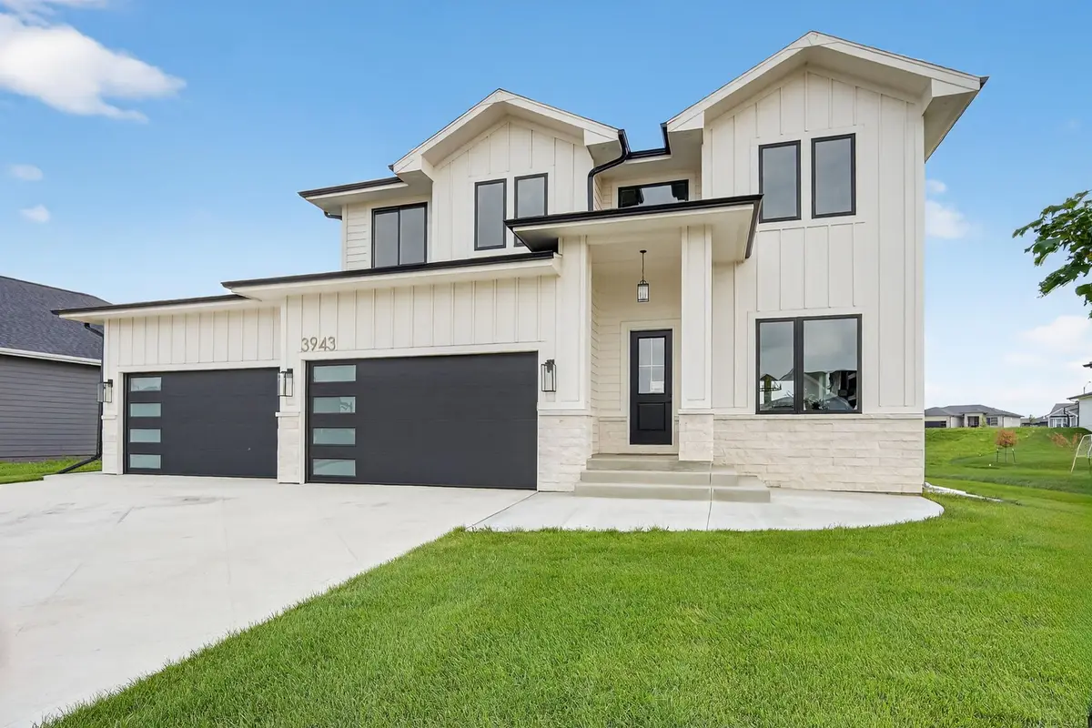 3943 NW 181st Street, Clive, IA 50325 - Image #1