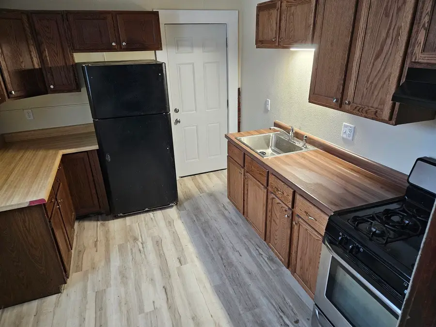 1319 E 37th Street, Des Moines, IA 50317 - Image #2