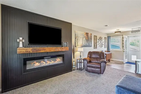 107 10th Avenue Sw, Altoona, IA 50009