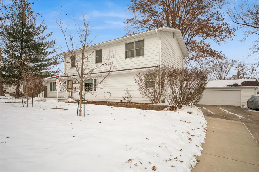 646 Marlou Parkway, Des Moines, IA 50320 - Image #2