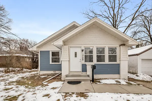 1728 Northwest Drive, Des Moines, IA 50310