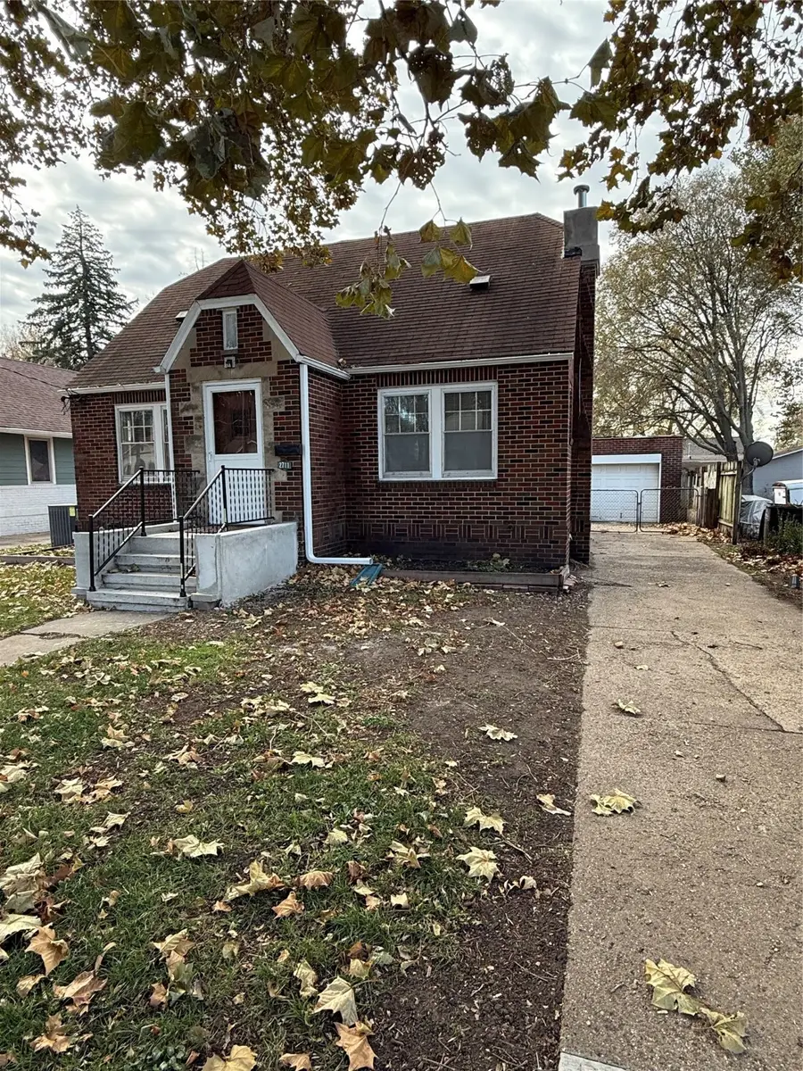 2711 Des Moines Street, Des Moines, IA 50317 - Image #2