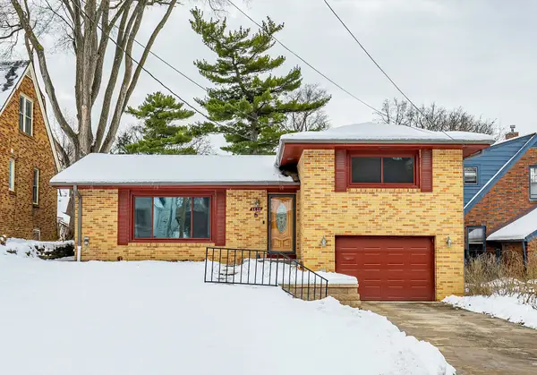 6428 Elmcrest Drive, Windsor Heights, IA 50324