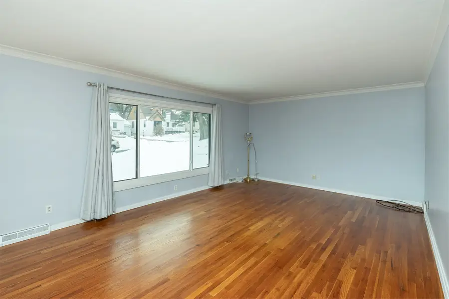 6428 Elmcrest Drive, Windsor Heights, IA 50324 - Image #3