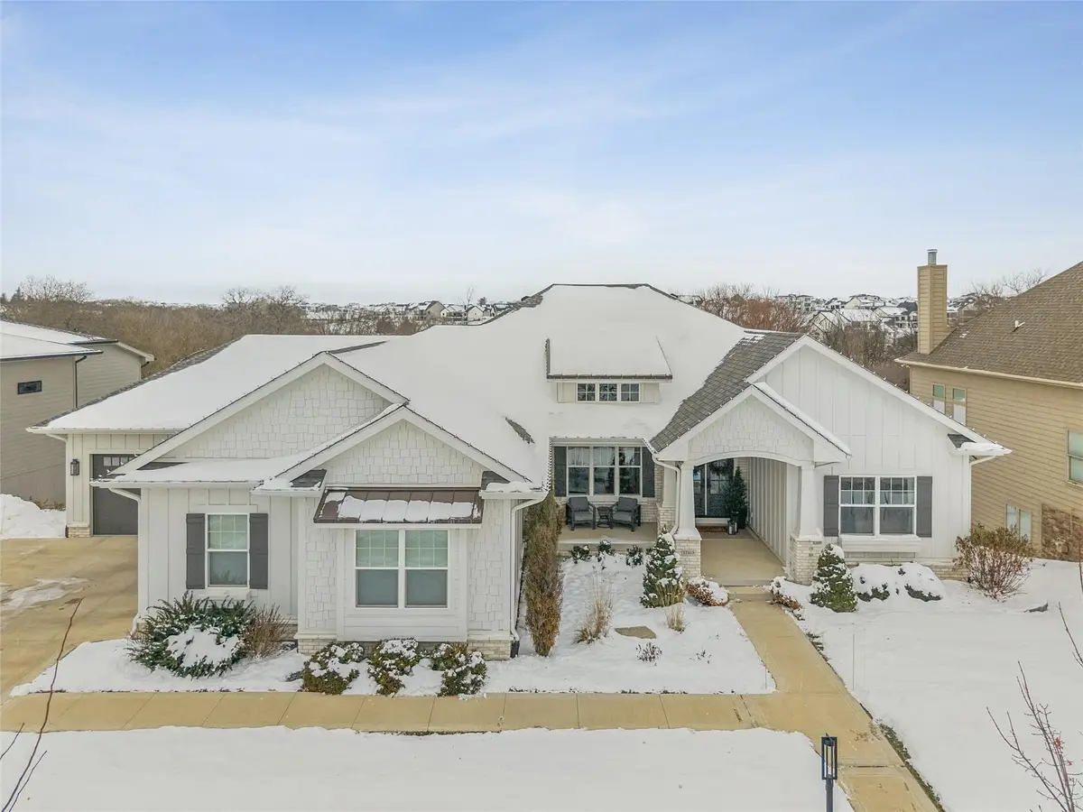 17415 Berkshire Parkway, Clive, IA 50325 - Image #1