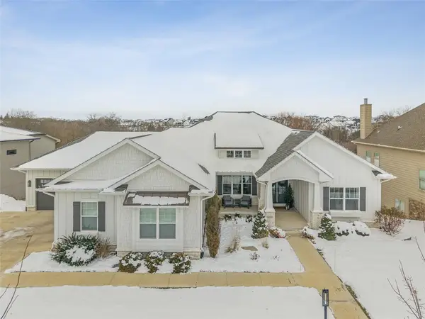 17415 Berkshire Parkway, Clive, IA 50325