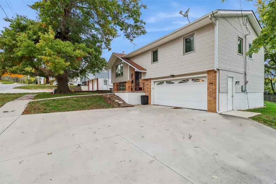 811 W Madison Street, Knoxville, IA 50138 - Image #2