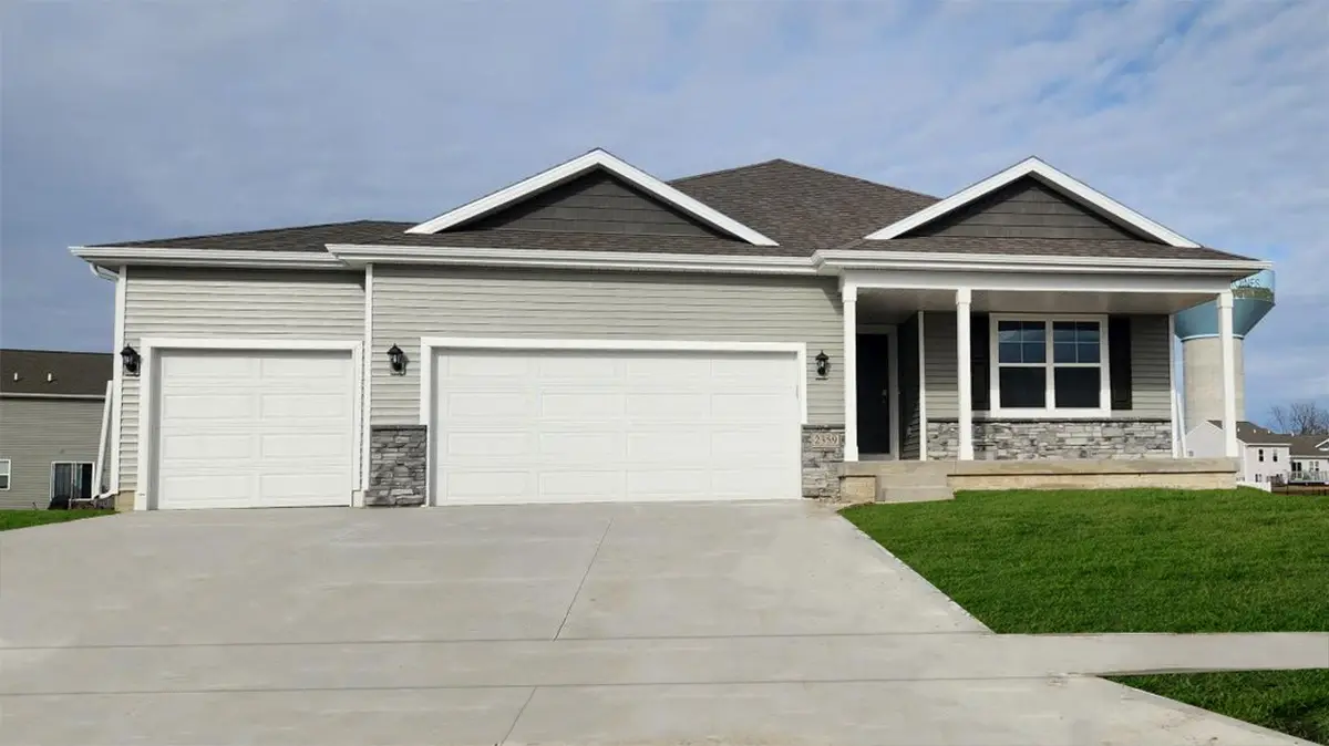 3219 Heartland Court Se, Altoona, IA 50009 - Image #1