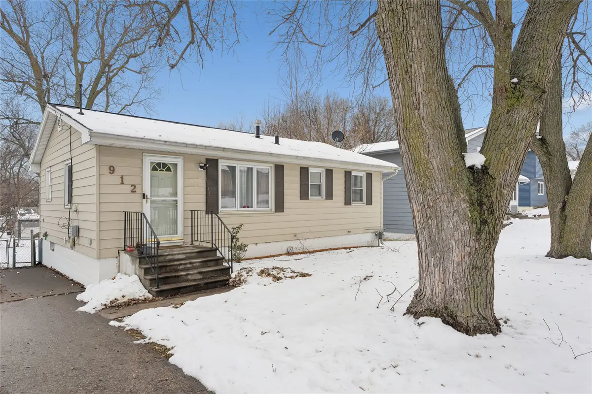 912 Titus Avenue, Des Moines, IA 50315 - Image #1