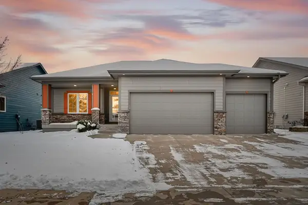 9124 Canyon Street, West Des Moines, IA 50266