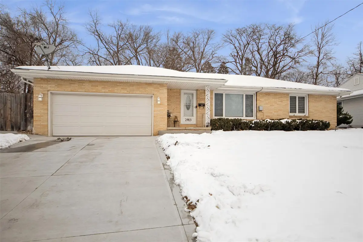 2913 Shadyoak Drive, Des Moines, IA 50310 - Image #1
