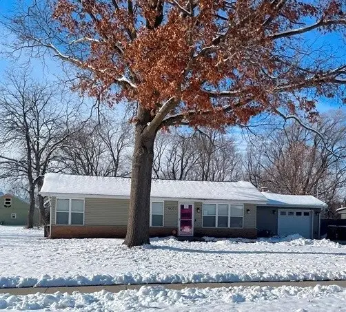 5820 NW 54th Court, Johnston, IA 50131