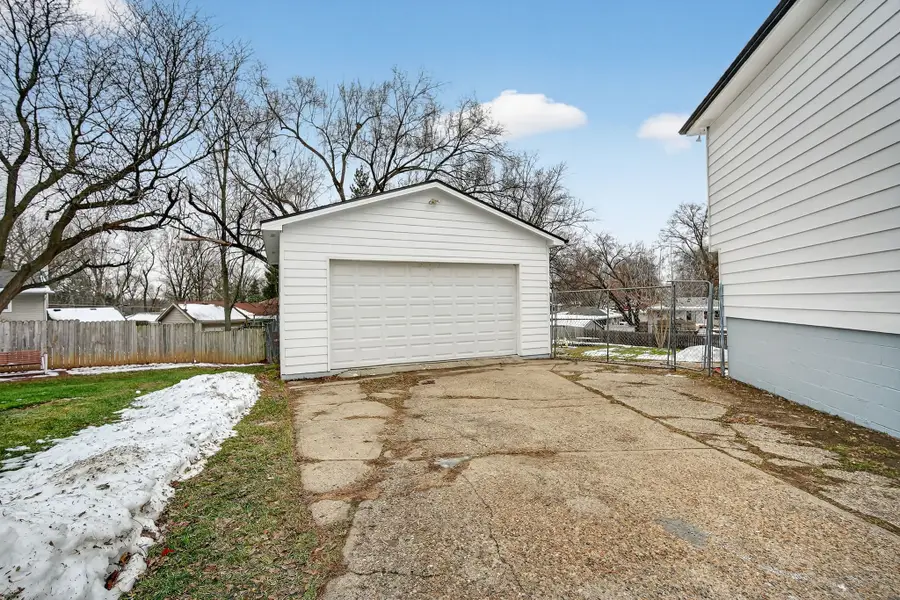 318 Fleetwood Drive, Des Moines, IA 50315 - Image #2