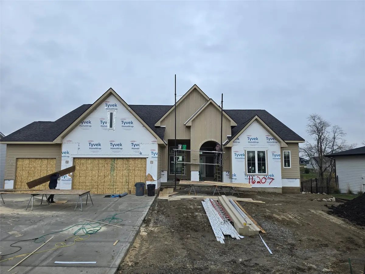 16207 Sharon Drive, Urbandale, IA 50323 - Image #1