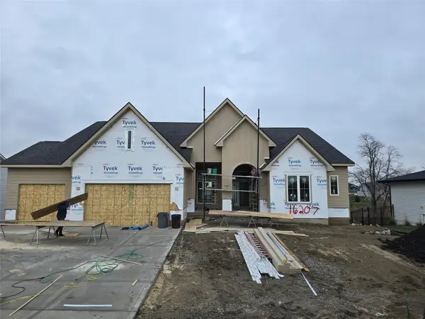 16207 Sharon Drive, Urbandale, IA 50323