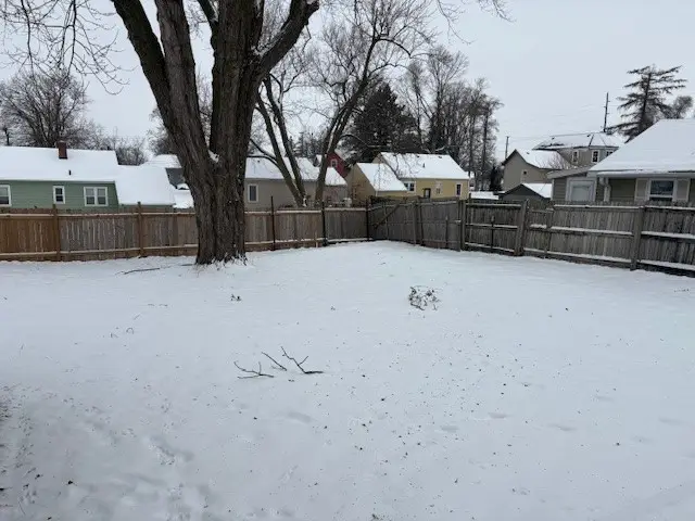 313 W 10th Street N, Newton, IA 50208 - Image #3