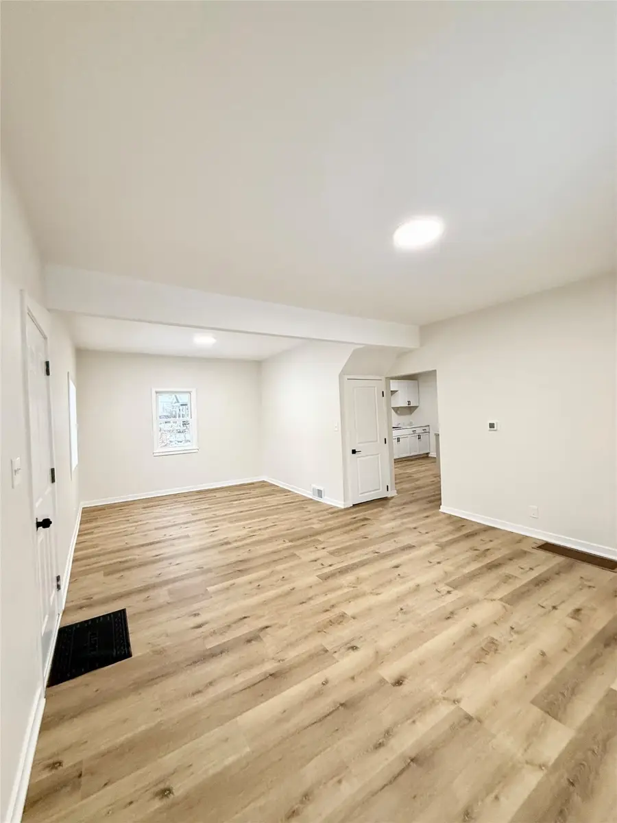 1103 Pleasant View Drive, Des Moines, IA 50315 - Image #3