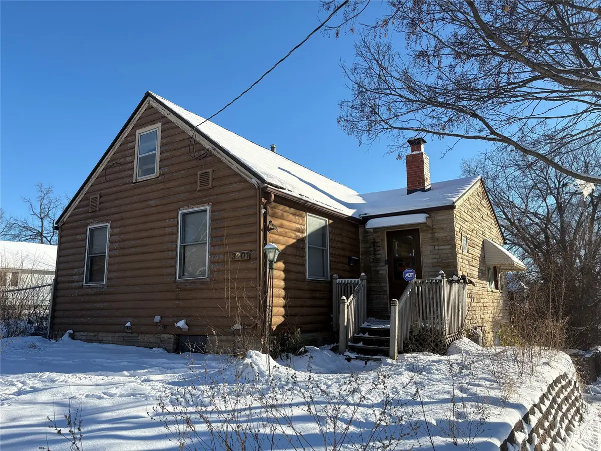 3201 Cleveland Avenue, Des Moines, IA 50317 - Image #1