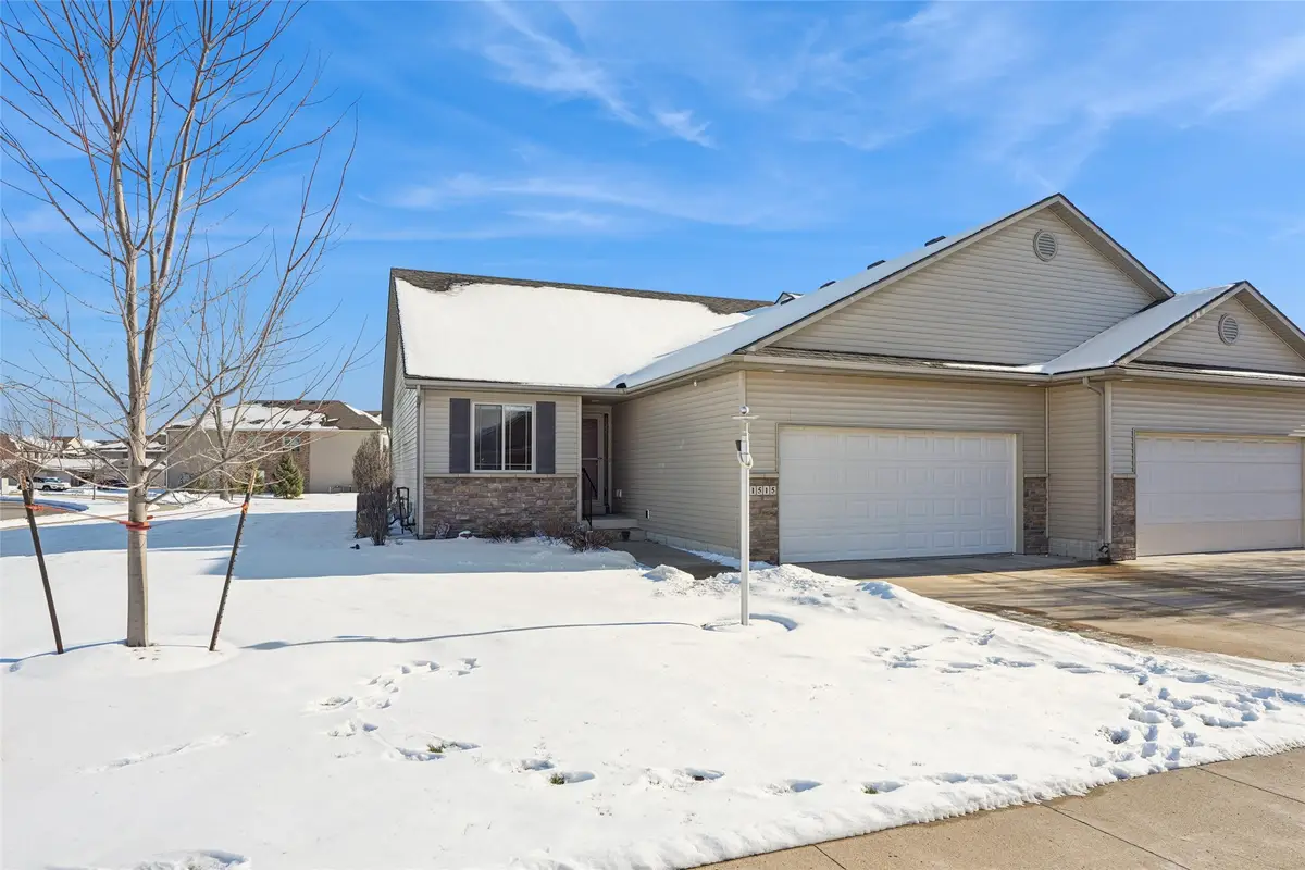 1515 NE Falstaff Lane, Ankeny, IA 50021 - Image #1