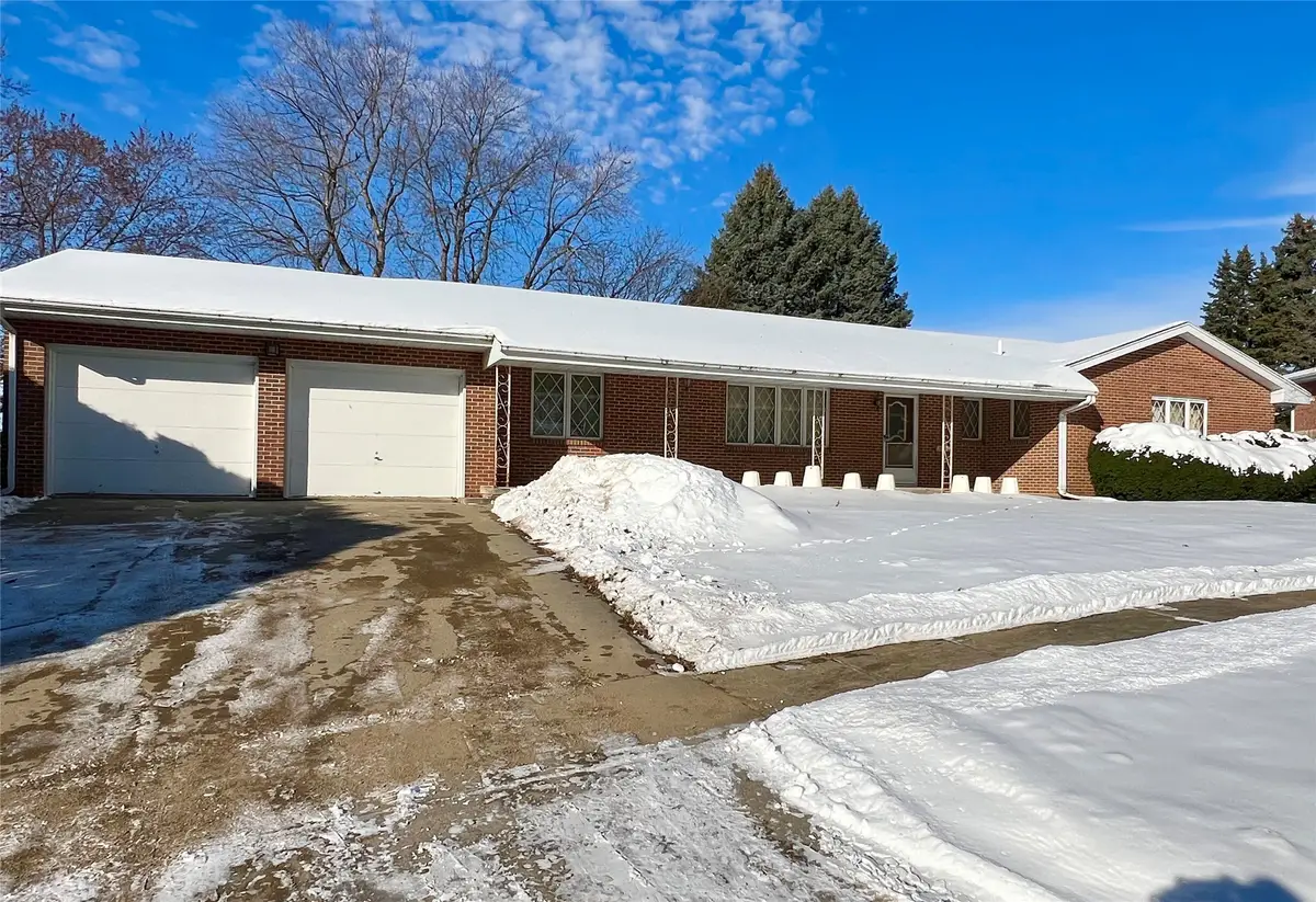 1307 W 15th Street Place S, Newton, IA 50208 - Image #1