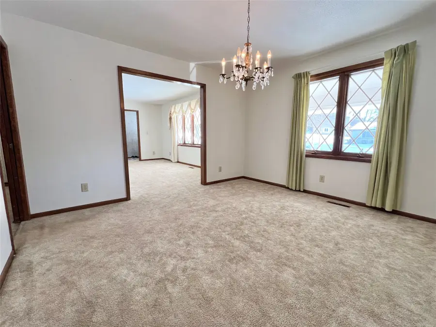 1307 W 15th Street Place S, Newton, IA 50208 - Image #3