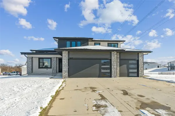 5627 163rd Street, Urbandale, IA 50323